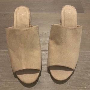 Gap Mules